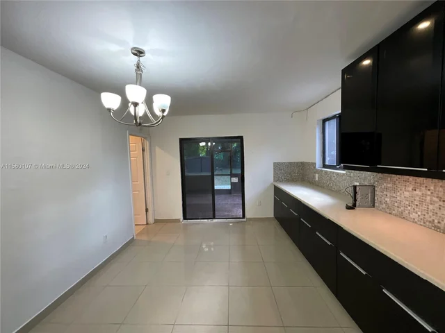 288 NW 47th St, Miami FL 33127