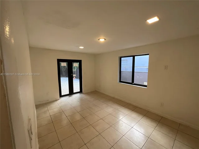 288 NW 47th St, Miami FL 33127