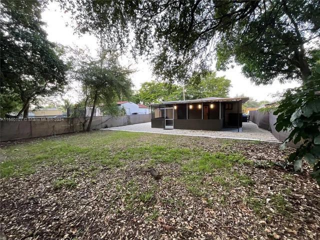 288 NW 47th St, Miami FL 33127