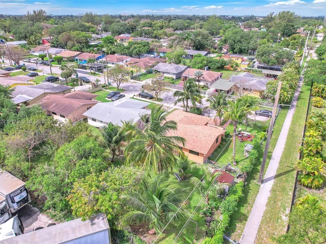 8259 NW 12th Ct, Miami FL 33147