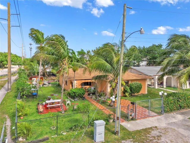8259 NW 12th Ct, Miami FL 33147