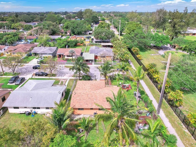 8259 NW 12th Ct, Miami FL 33147
