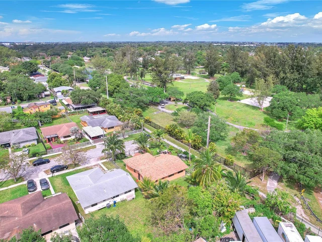 8259 NW 12th Ct, Miami FL 33147