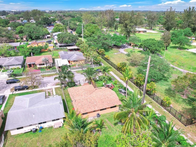 8259 NW 12th Ct, Miami FL 33147