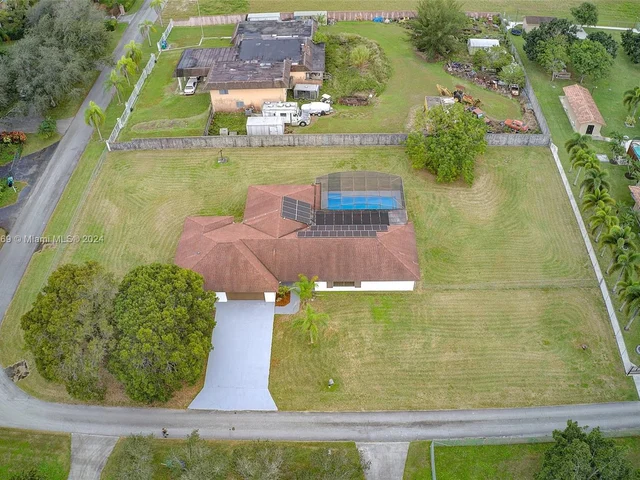 17020 SW 274th St, Homestead FL 33031