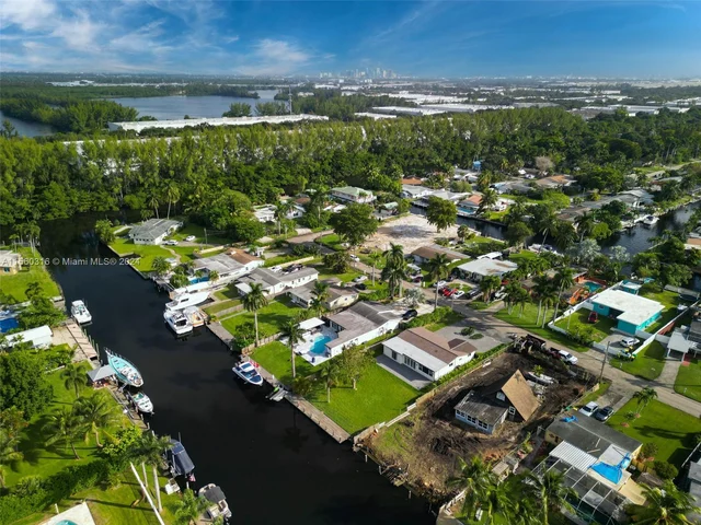 4481 SW 34th Ter, Dania Beach FL 33004