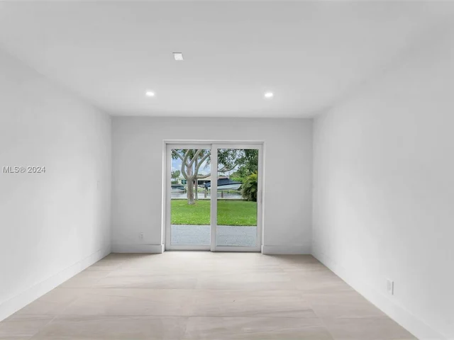 4481 SW 34th Ter, Dania Beach FL 33004