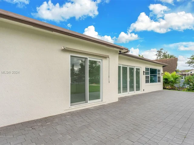 4481 SW 34th Ter, Dania Beach FL 33004