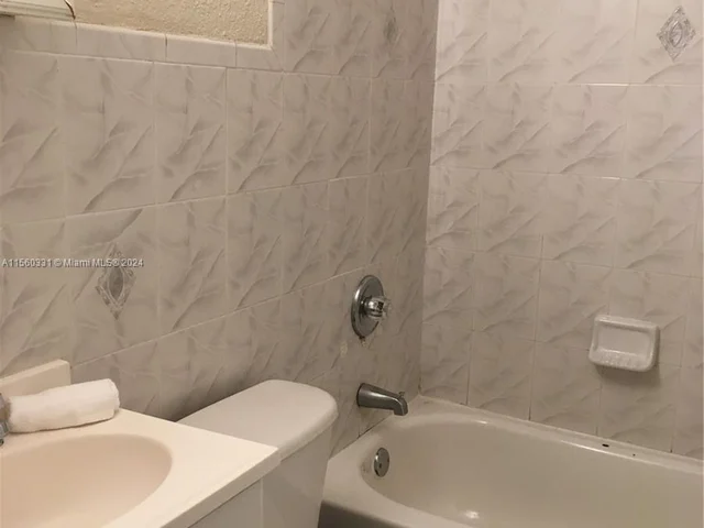 4005 NW 195th St # 0, Miami Gardens FL 33055