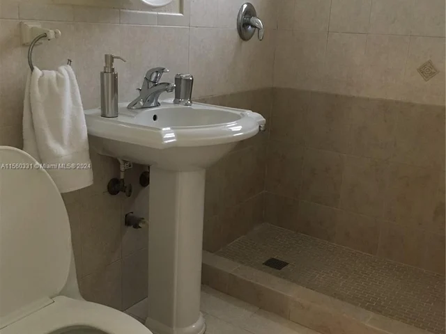 4005 NW 195th St # 0, Miami Gardens FL 33055