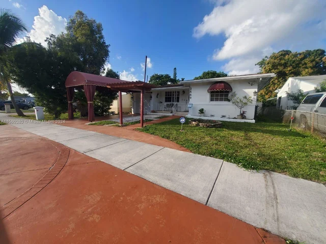 2849 Dewey St, Hollywood FL 33020