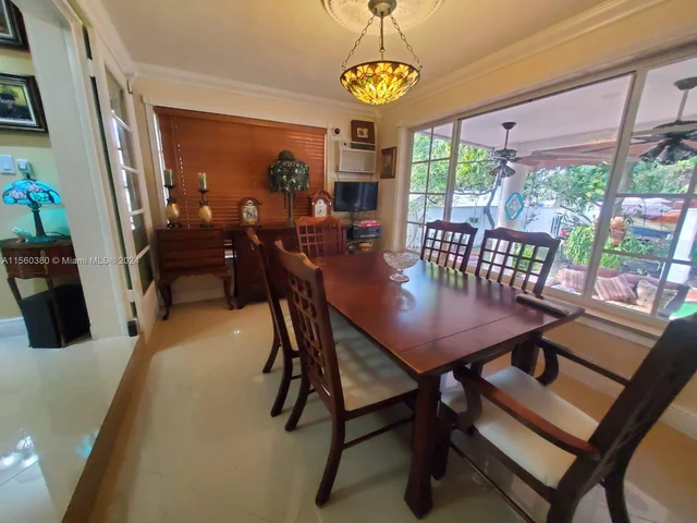 2849 Dewey St, Hollywood FL 33020