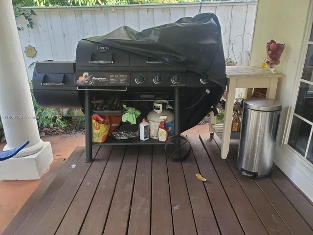 2849 Dewey St, Hollywood FL 33020