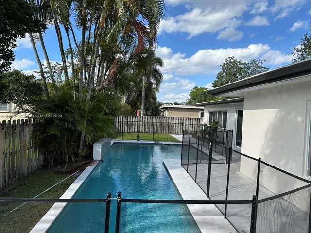 5711 SW 118th Ave, Cooper City FL 33330