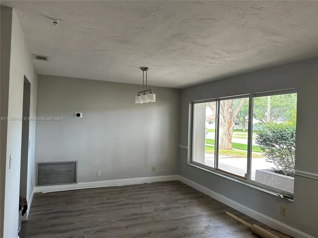 5711 SW 118th Ave, Cooper City FL 33330