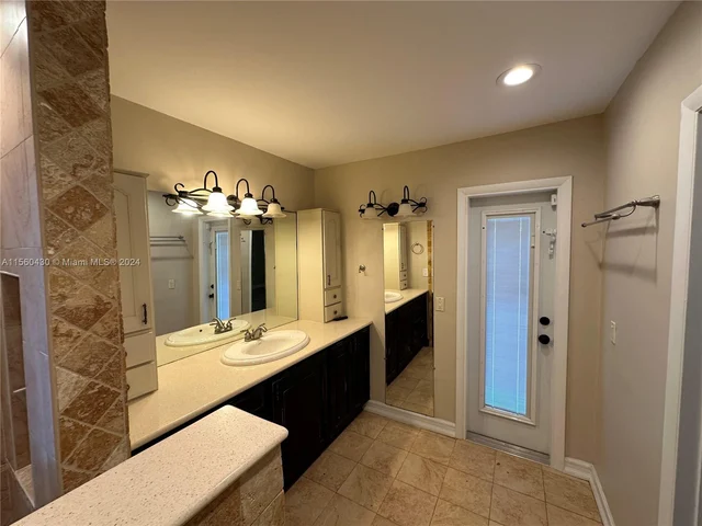 5711 SW 118th Ave, Cooper City FL 33330