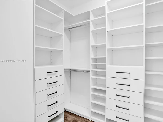 4334 Large Leaf Ln, Hollywood FL 33021