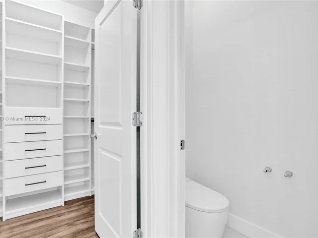 4334 Large Leaf Ln, Hollywood FL 33021