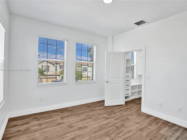 4334 Large Leaf Ln, Hollywood FL 33021