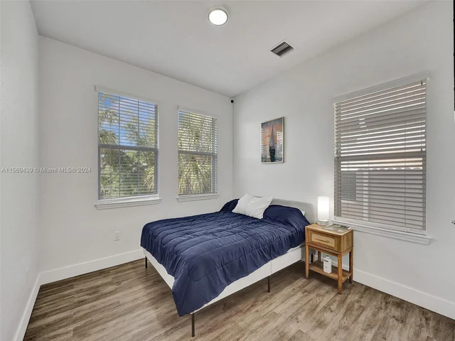 4334 Large Leaf Ln, Hollywood FL 33021