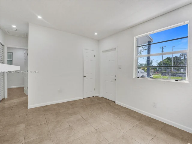 2319 NW 12th Ct, Fort Lauderdale FL 33311