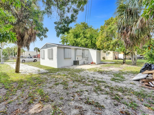 2319 NW 12th Ct, Fort Lauderdale FL 33311