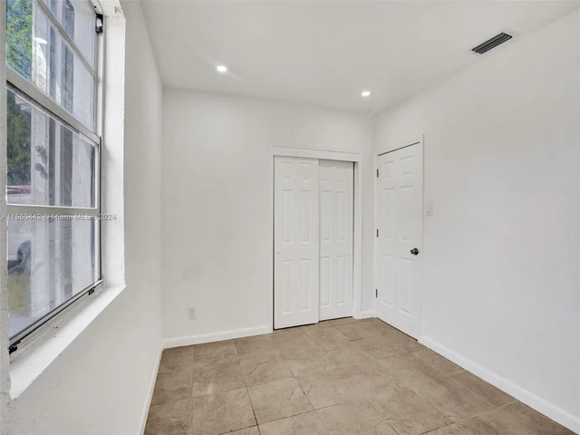 2319 NW 12th Ct, Fort Lauderdale FL 33311