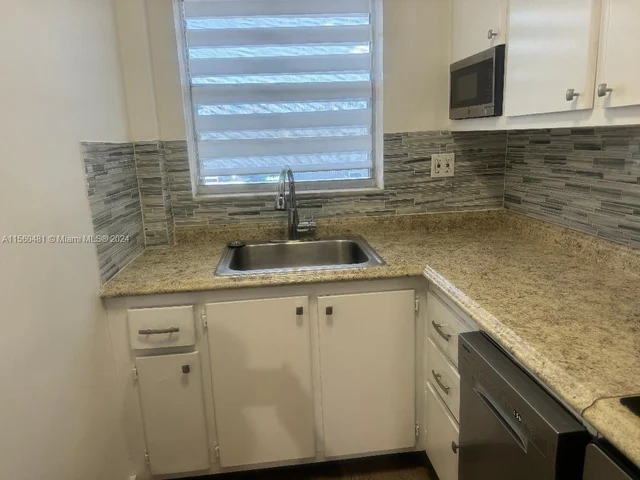 1500 Cleveland St # 203, Hollywood FL 33020