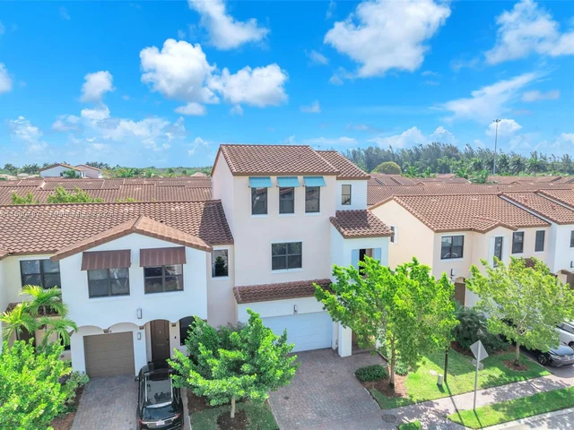 137 NW 209th LN, Pembroke Pines FL 33029