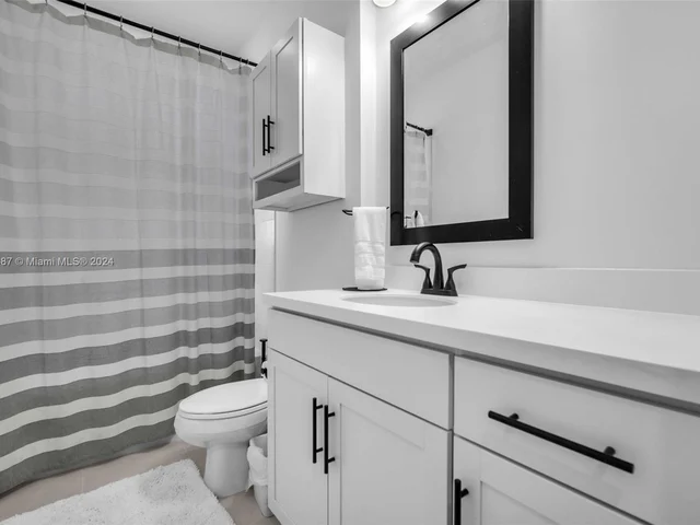 137 NW 209th LN, Pembroke Pines FL 33029