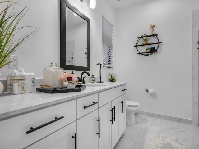 137 NW 209th LN, Pembroke Pines FL 33029