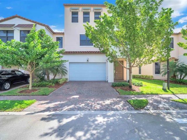 137 NW 209th LN, Pembroke Pines FL 33029