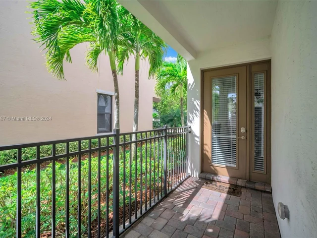 137 NW 209th LN, Pembroke Pines FL 33029