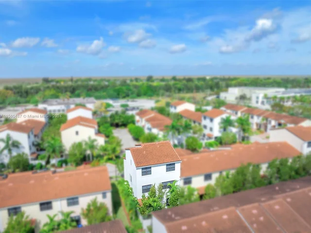 137 NW 209th LN, Pembroke Pines FL 33029