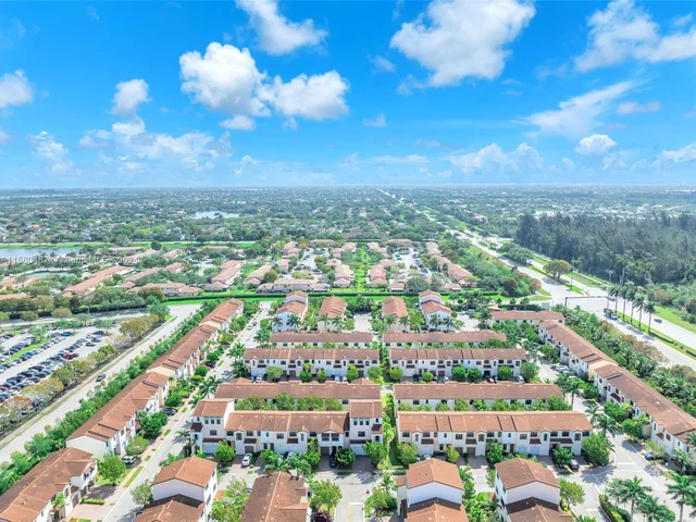 137 NW 209th LN, Pembroke Pines FL 33029