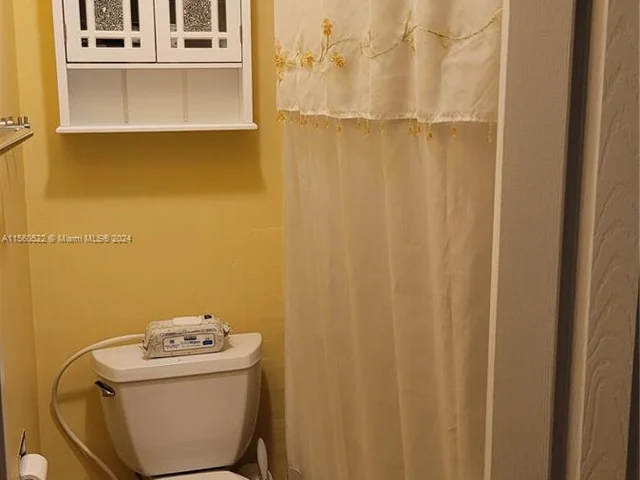 13731 SW 84th St, Miami FL 33183