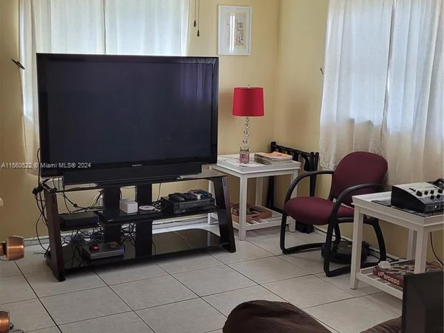 13731 SW 84th St, Miami FL 33183