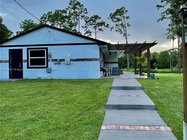 17180 N 64th Pl N, Loxahatchee FL 33470