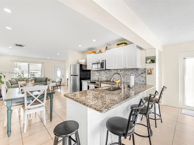 4810 NW 42nd Ave, Tamarac FL 33319