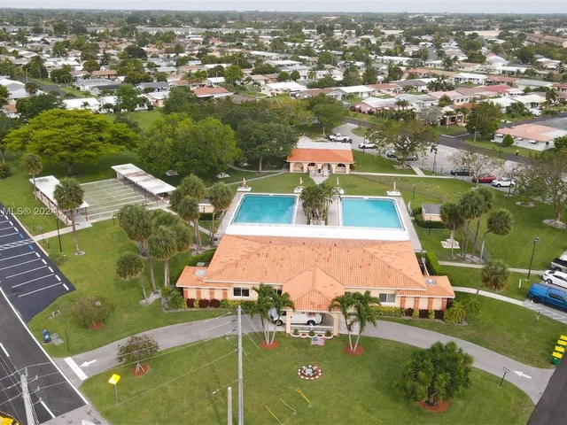 4810 NW 42nd Ave, Tamarac FL 33319