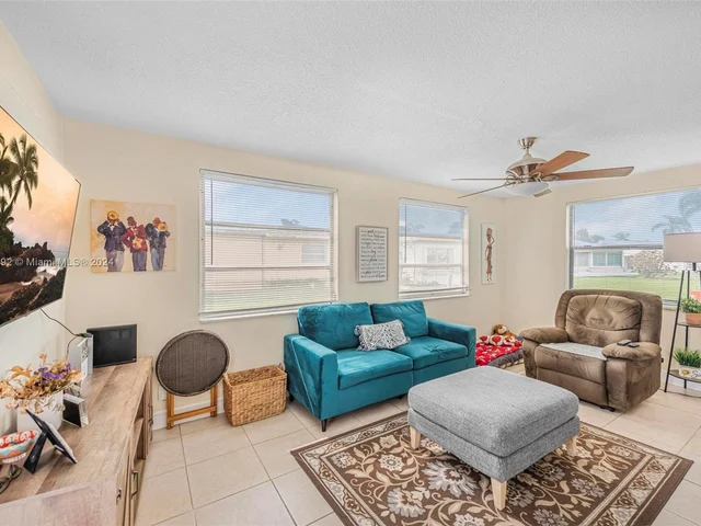 4810 NW 42nd Ave, Tamarac FL 33319