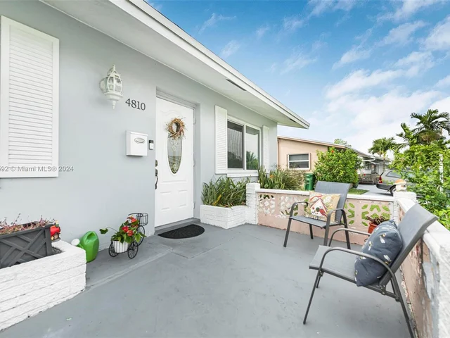 4810 NW 42nd Ave, Tamarac FL 33319