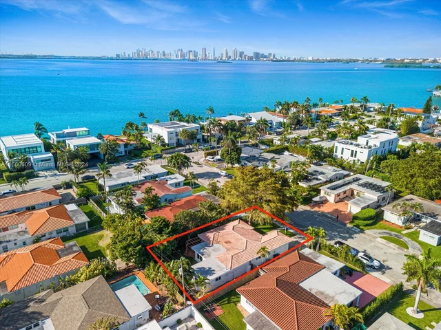 7513 Bounty Ave, North Bay Village FL 33141