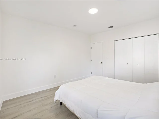 7513 Bounty Ave, North Bay Village FL 33141