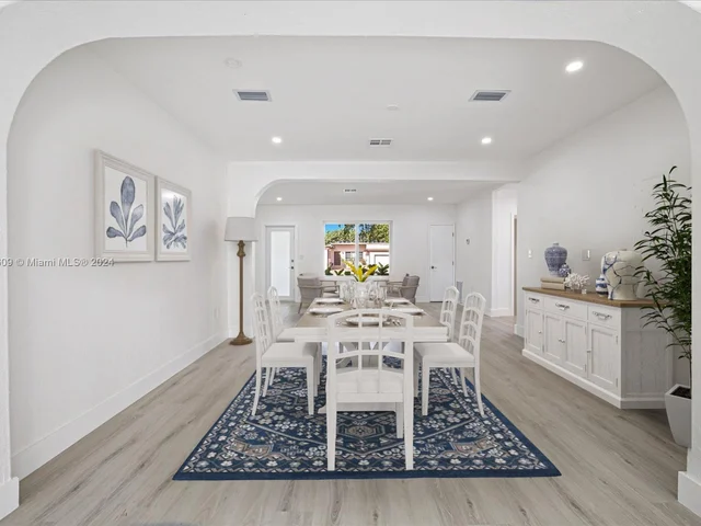 7513 Bounty Ave, North Bay Village FL 33141