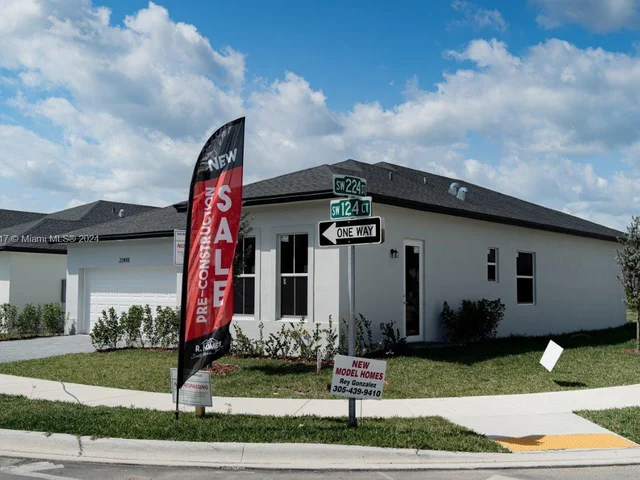 22595 SW 125 AVE, Miami FL 33170