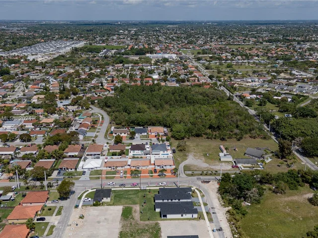 22595 SW 125 AVE, Miami FL 33170