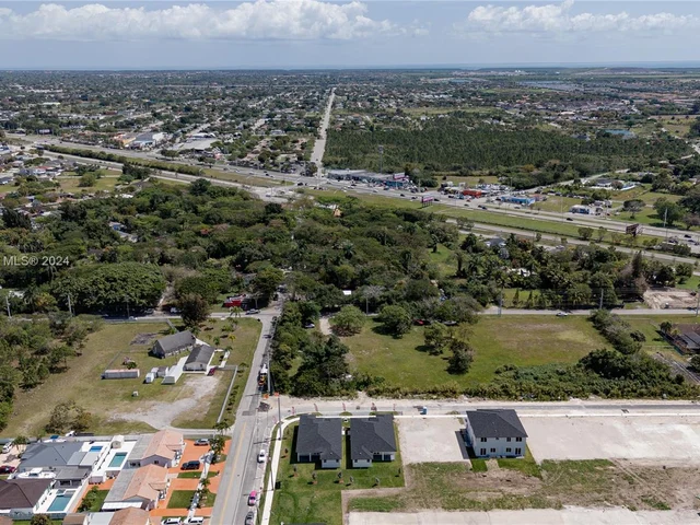 22595 SW 125 AVE, Miami FL 33170