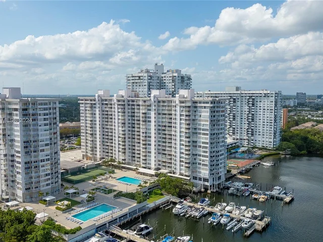 18061 Biscayne Blvd # 1701, Aventura FL 33160
