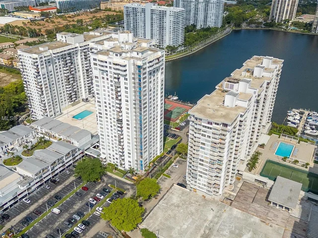 18061 Biscayne Blvd # 1701, Aventura FL 33160